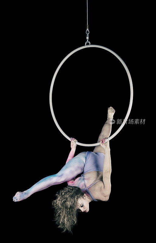 Aerial dancer performance with ring